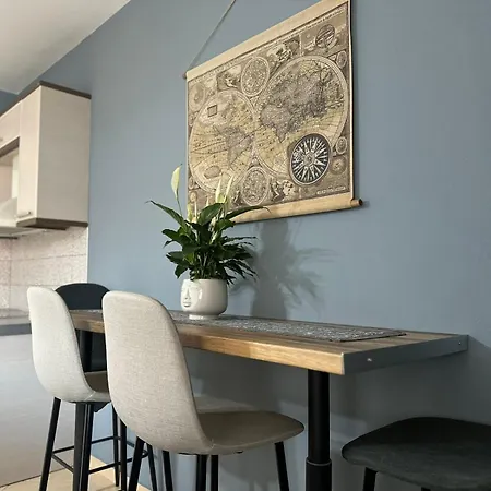 Appartement Gjonis House *